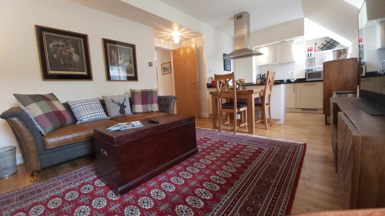 Loch Ness Moat House Apartments フォート・オーガスタス エクステリア 写真